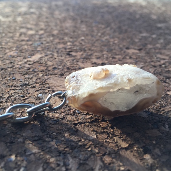 Natural Agate with Druzy Keychain - Half Geode - Picture 12 of 13